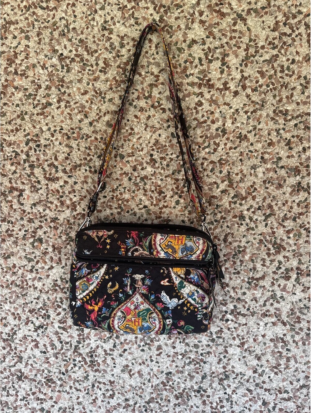Vera Bradley Harry Potter Friends at Hogwarts Crossbody Bag Hogwarts Crest